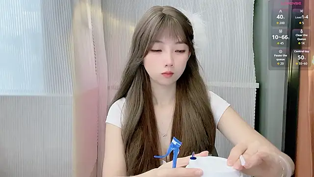 Evelyn-168 online show from November 16, 2025, 7:57 am