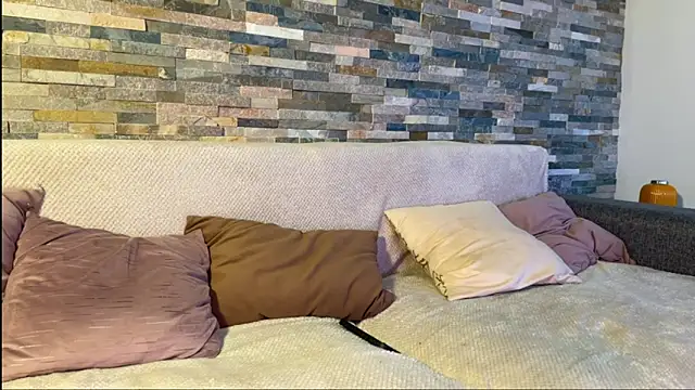 Aurora 5 online show from October 26, 2025, 7:09 am