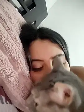 mialorents online show from November 23, 2025, 6:51 pm