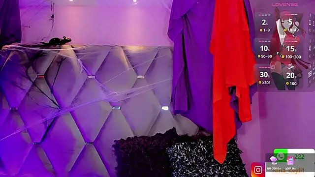 Nina Keyli online show from October 21, 2025, 7:24 pm