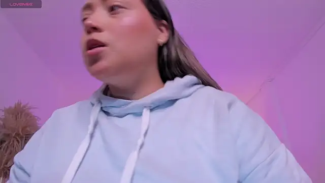 Snapshot of heidy_johns chatting on January 6, 2026, 3:21 am heidy johns online show from January 6, 2026, 3:21 am