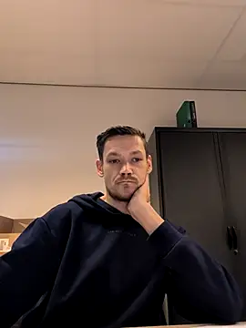 Snapshot of arnoanro chatting on March 2, 2026, 2:46 pm arnoanro online show from March 2, 2026, 2:46 pm