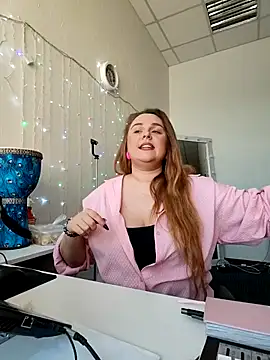 Juicy PeachLux online show from February 19, 2026, 6:54 am