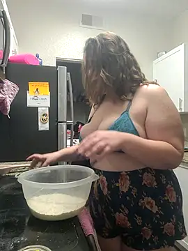 Snapshot of Bigmouthbitch chatting on November 17, 2025, 11:14 am Bigmouthbitch online show from November 17, 2025, 11:14 am