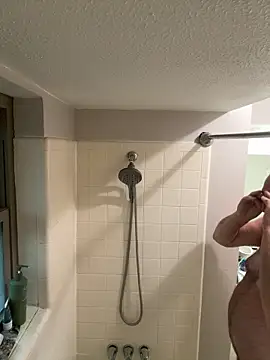 superbearboss online show from December 22, 2025, 11:27 pm