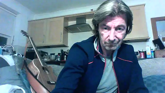 Snapshot of Grower_and_shower chatting on October 25, 2025, 10:43 pm Grower and shower online show from October 25, 2025, 10:43 pm