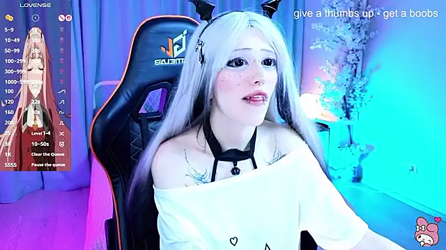 Snapshot of Setsunai_ chatting on March 4, 2026, 5:10 pm Setsunai online show from March 4, 2026, 5:10 pm