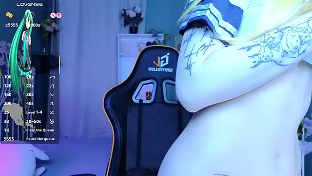 Snapshot of Setsunai_ chatting on November 18, 2025, 9:51 pm Setsunai online show from November 18, 2025, 9:51 pm