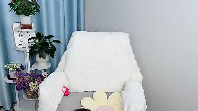 Dewluna online show from April 3, 2026, 2:23 pm