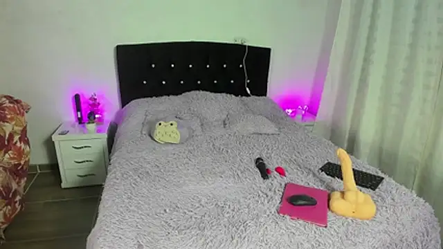 verodaza online show from March 4, 2026, 2:41 am