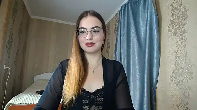Snapshot of Leila_Kissyu chatting on November 14, 2025, 2:32 pm Leila Kissyu online show from November 14, 2025, 2:32 pm