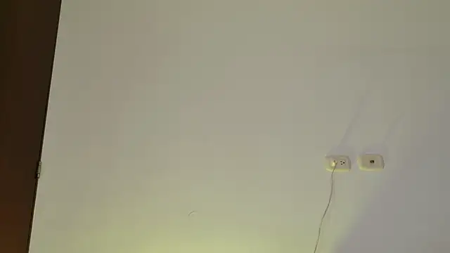 isahilton1 online show from October 30, 2025, 9:22 pm