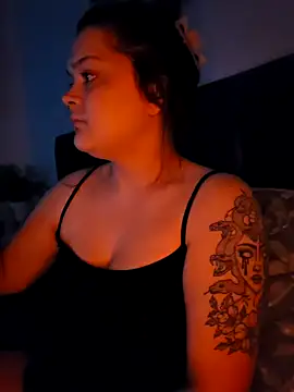 Snapshot of Saucy-Serenity chatting on March 19, 2025, 10:31 pm Saucy-Serenity online show from March 19, 2025, 10:31 pm