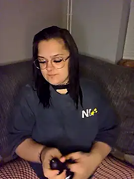Snapshot of Saucy-Serenity chatting on October 14, 2025, 7:25 pm Saucy-Serenity online show from October 14, 2025, 7:25 pm