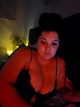 Snapshot of Saucy-Serenity chatting on March 19, 2025, 12:59 am Saucy-Serenity online show from March 19, 2025, 12:59 am