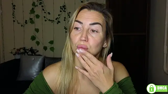 Kiss julli88I online show from November 11, 2025, 6:25 pm