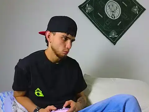 samevansx  online show from December 17, 2025, 11:21 pm