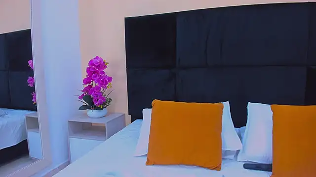 MaddyCrofft online show from January 18, 2026, 11:24 am