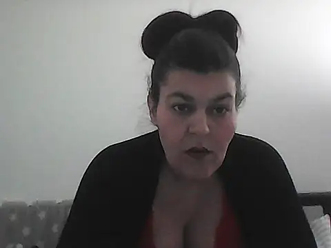 Curvy-Essex-Milf online show from March 1, 2026, 12:27 pm