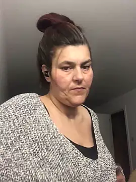 Snapshot of Curvy-Essex-Milf chatting on October 10, 2025, 5:36 pm Curvy-Essex-Milf online show from October 10, 2025, 5:36 pm