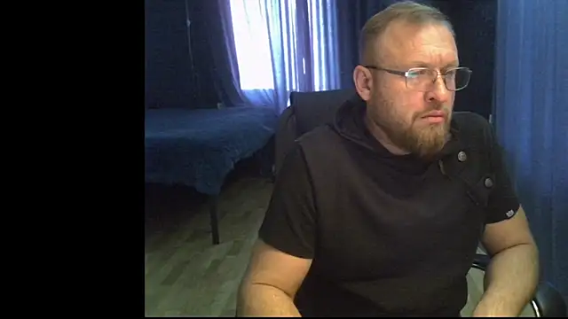 Snapshot of Grandor_M chatting on December 16, 2025, 11:36 am Grandor M online show from December 16, 2025, 11:36 am