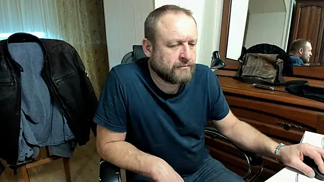 Snapshot of Grandor_M chatting on March 8, 2025, 2:19 pm Grandor M online show from March 8, 2025, 2:19 pm