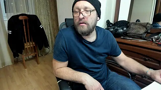 Snapshot of Grandor_M chatting on March 13, 2025, 6:23 pm Grandor M online show from March 13, 2025, 6:23 pm