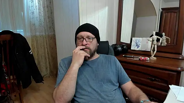 Snapshot of Grandor_M chatting on March 20, 2025, 2:10 pm Grandor M online show from March 20, 2025, 2:10 pm