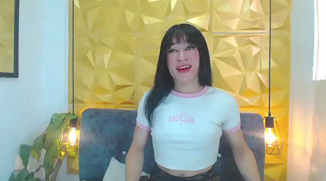 Small Hot19 online show from March 17, 2025, 5:27 pm