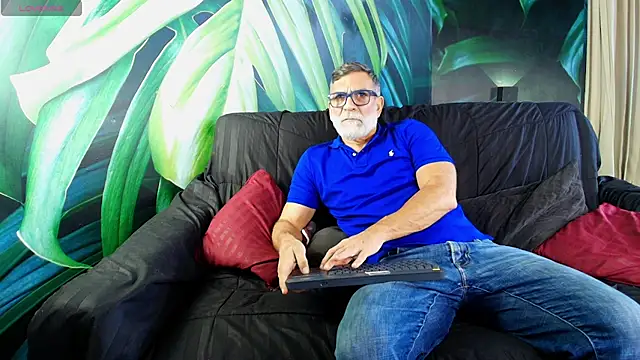 Snapshot of LukeCrews chatting on September 20, 2025, 7:19 pm LukeCrews online show from September 20, 2025, 7:19 pm