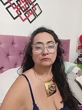 AlessandraLeroy online show from May 20, 2026, 12:40 am