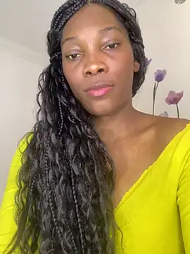 Nahomy gree online show from November 6, 2025, 4:27 am