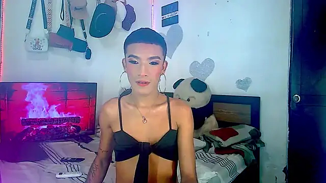 Snapshot of KimberlyXtreme chatting on November 12, 2025, 10:13 pm KimberlyXtreme online show from November 12, 2025, 10:13 pm