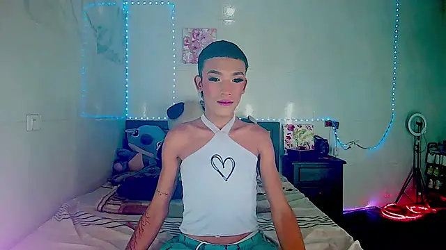 Snapshot of KimberlyXtreme chatting on October 24, 2025, 8:19 pm KimberlyXtreme online show from October 24, 2025, 8:19 pm