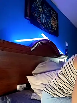 Snapshot of KITTYBOOBOOFUXX chatting on November 3, 2025, 6:29 am KITTYBOOBOOFUXX online show from November 3, 2025, 6:29 am