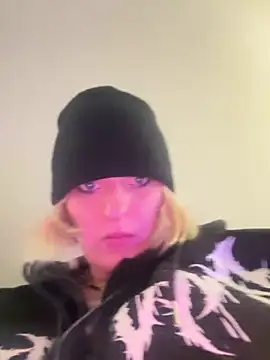 Snapshot of KITTYBOOBOOFUXX chatting on December 16, 2025, 7:12 am KITTYBOOBOOFUXX online show from December 16, 2025, 7:12 am