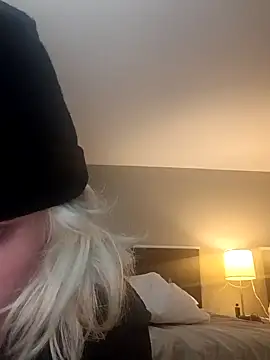 Snapshot of KITTYBOOBOOFUXX chatting on November 10, 2025, 8:36 pm KITTYBOOBOOFUXX online show from November 10, 2025, 8:36 pm