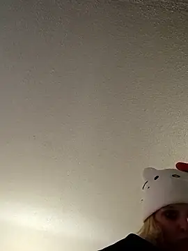 Snapshot of KITTYBOOBOOFUXX chatting on February 15, 2026, 6:47 am KITTYBOOBOOFUXX online show from February 15, 2026, 6:47 am