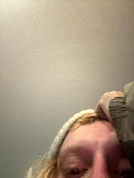 Snapshot of KITTYBOOBOOFUXX chatting on January 12, 2026, 2:35 pm KITTYBOOBOOFUXX online show from January 12, 2026, 2:35 pm