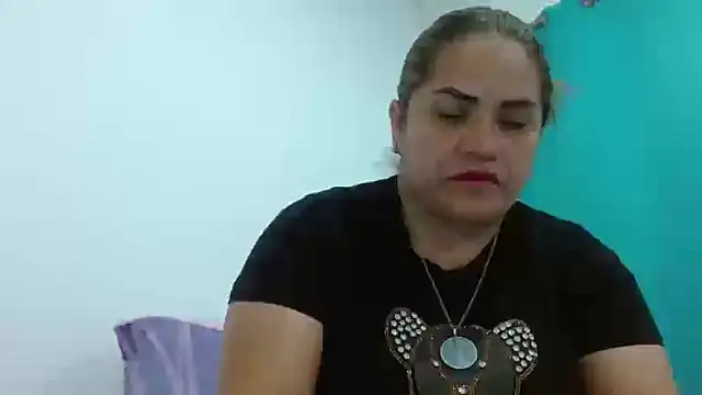 Snapshot of Milena_Foox chatting on November 30, 2025, 8:20 pm Milena Foox online show from November 30, 2025, 8:20 pm