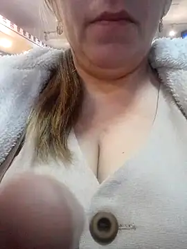 Snapshot of Luna-nevada chatting on March 19, 2025, 7:49 pm Luna-nevada online show from March 19, 2025, 7:49 pm