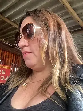 Luna-nevada online show from April 19, 2026, 8:22 pm