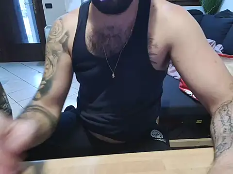 maialinofriuli online show from September 23, 2025, 3:19 pm