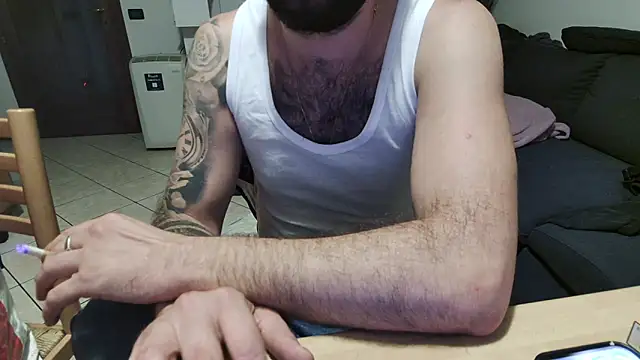 maialinofriuli online show from September 28, 2025, 1:45 am