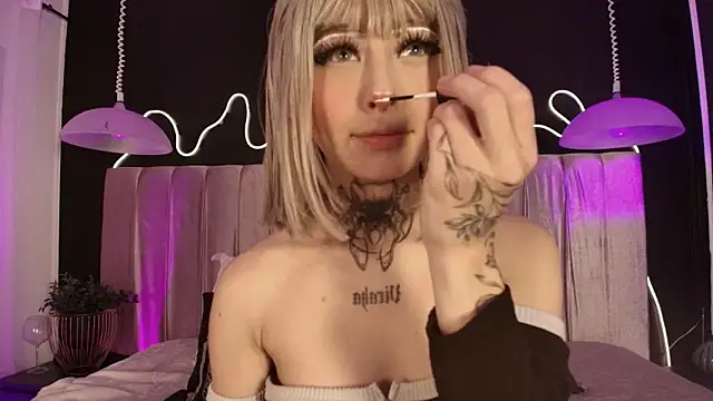 Zhally Dee online show from February 3, 2026, 7:41 pm