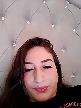 Snapshot of KARINA_FLOWER_ chatting on October 15, 2025, 7:11 pm KARINA FLOWER online show from October 15, 2025, 7:11 pm