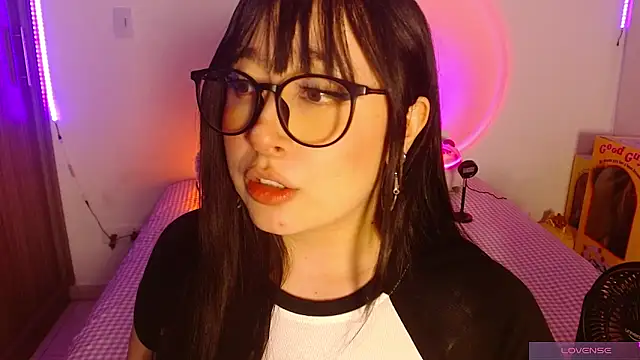 Oliviargf online show from May 24, 2026, 2:00 am