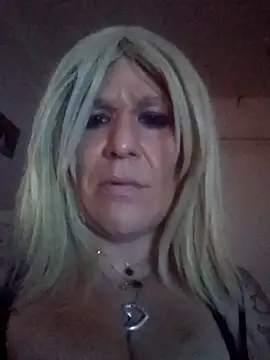 deedeelove82 online show from December 13, 2025, 10:27 pm