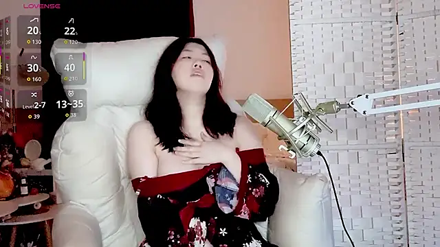 Cocobee online show from September 23, 2025, 4:36 pm