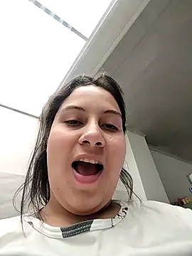 esmeralda jadees online show from February 22, 2026, 5:47 pm